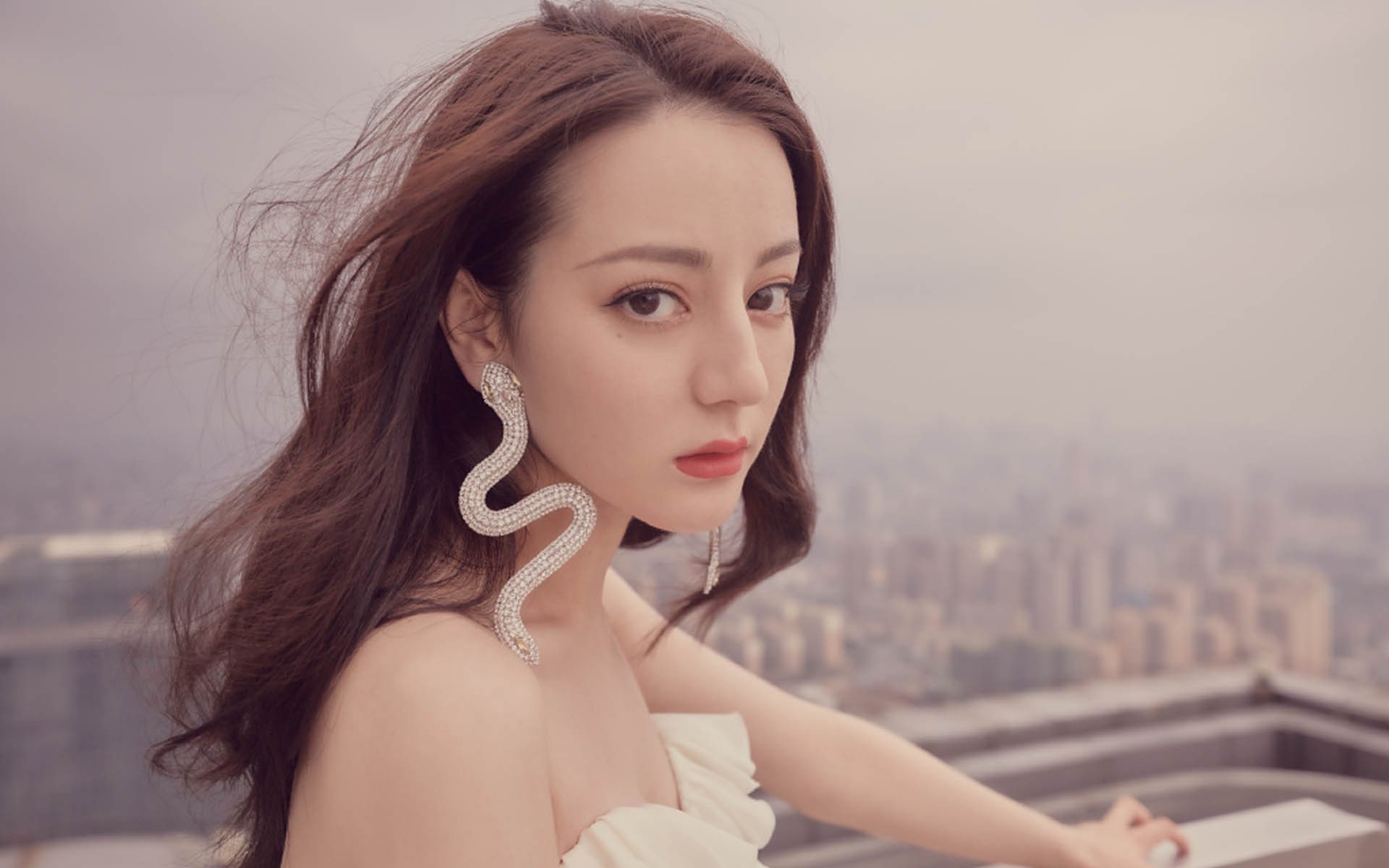 开云官网首页-“英超争冠激战正酣，胜负瞬息万变”，“英超”